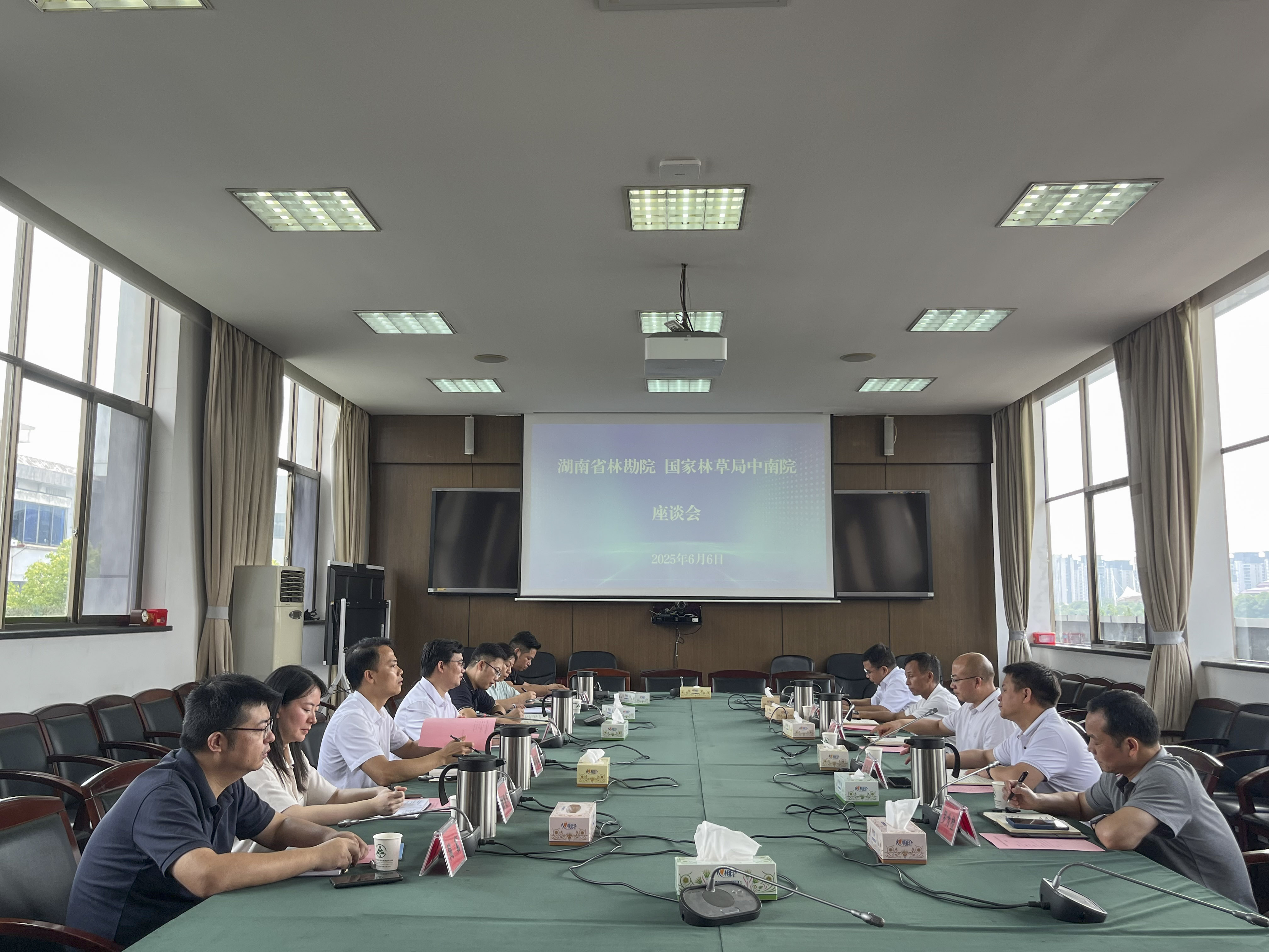 赴中南院交流 副本.JPG